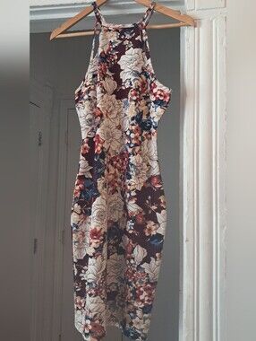 Love Chesley Floral Form Fitting Dress
